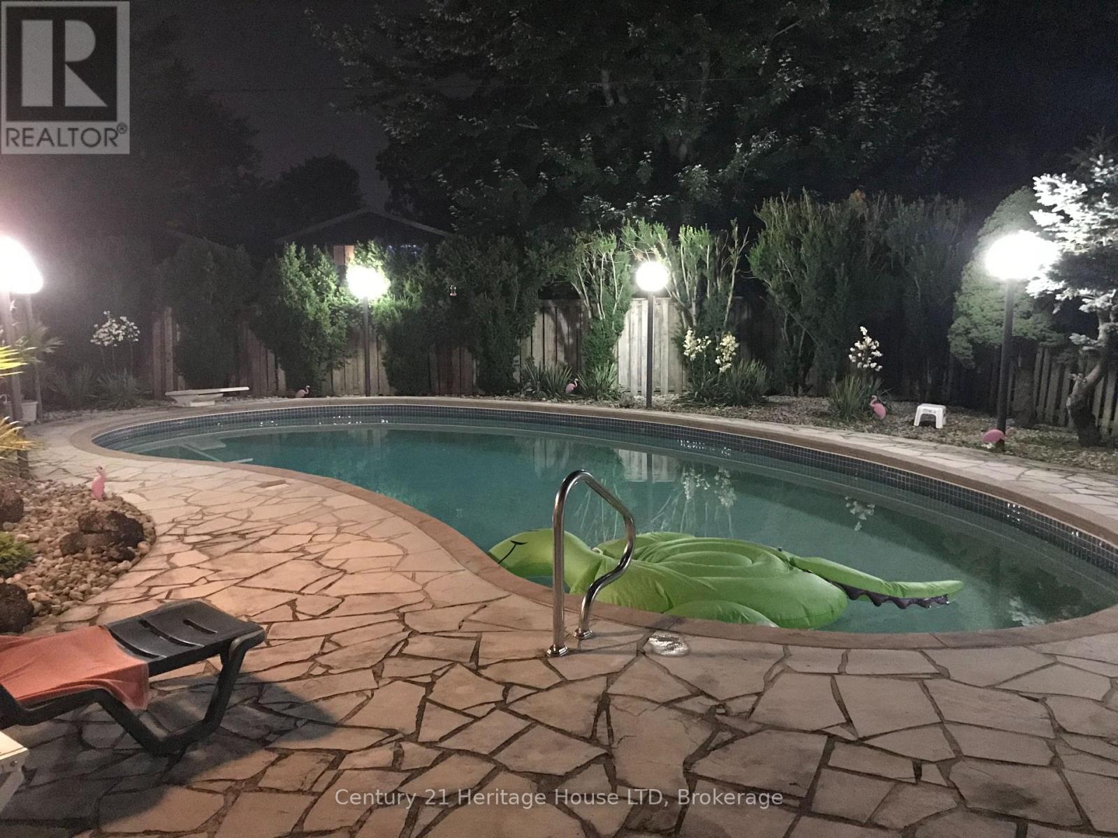 938 FERNDALE AVENUE - 22