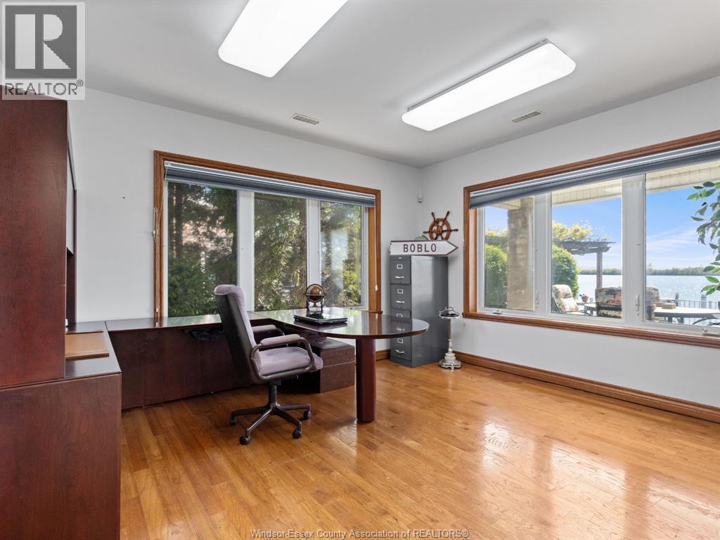 682 DALHOUSIE STREET - 13
