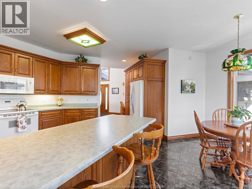 682 DALHOUSIE STREET - 18