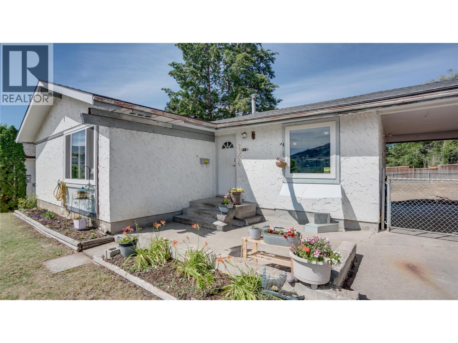 2306 18 Street - 2