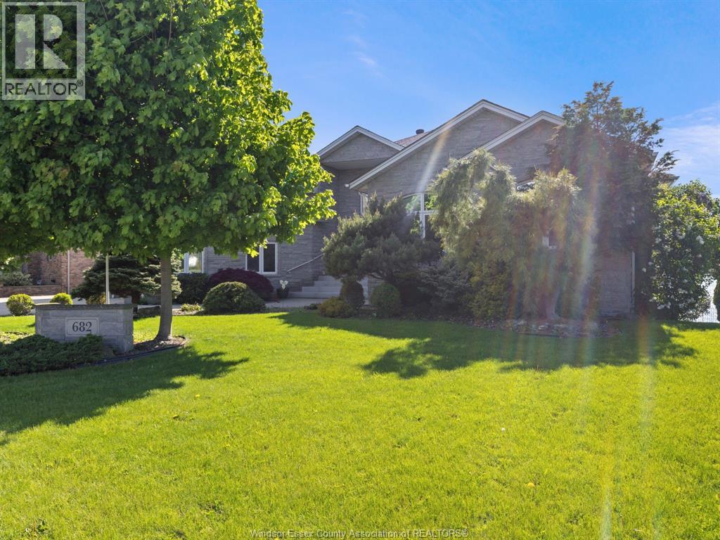 682 DALHOUSIE STREET - 31