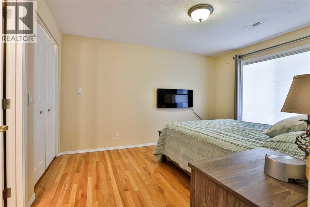 645 Lakeside Drive - 10