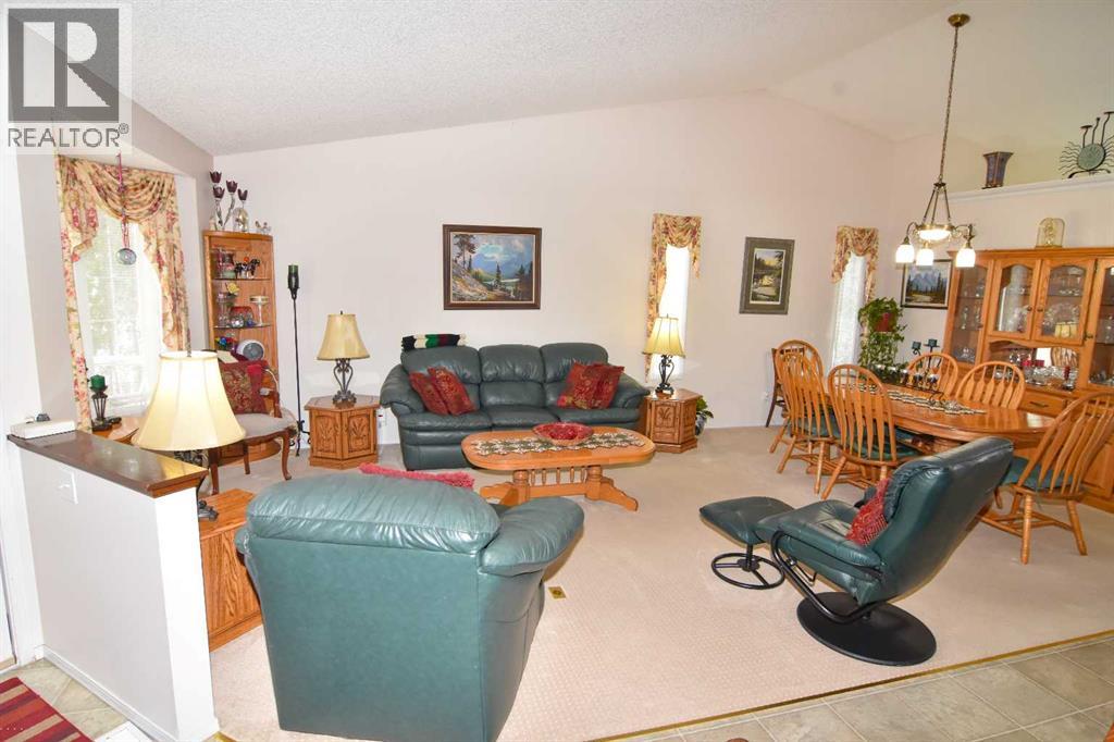 33 Strathmore Lakes Bay - 18