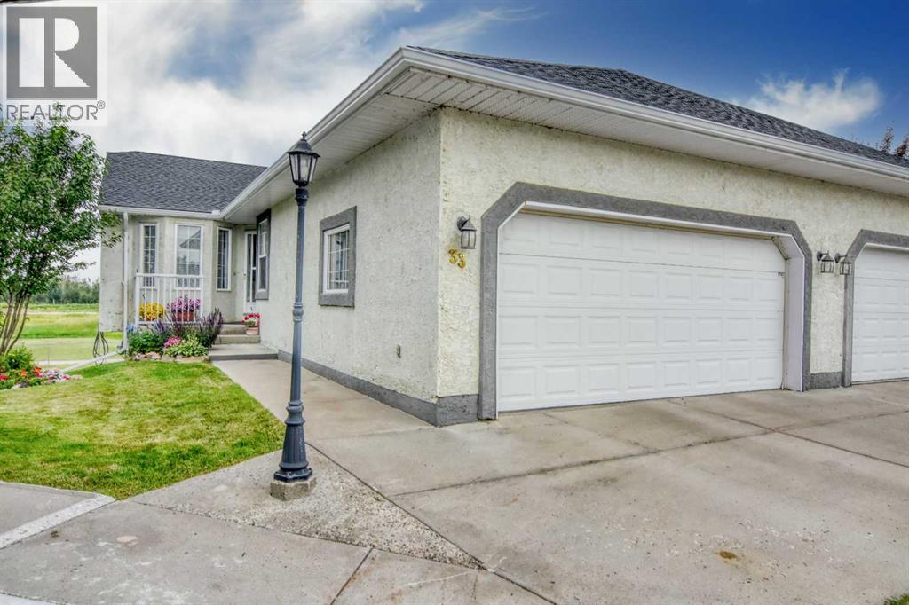 33 Strathmore Lakes Bay - 1