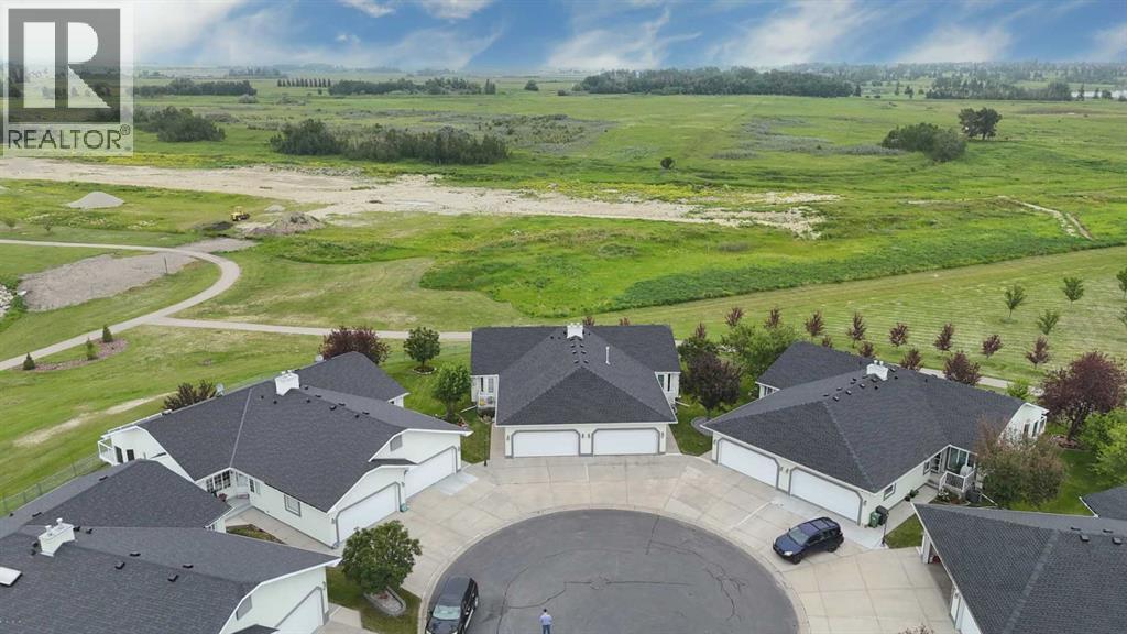 33 Strathmore Lakes Bay - 3
