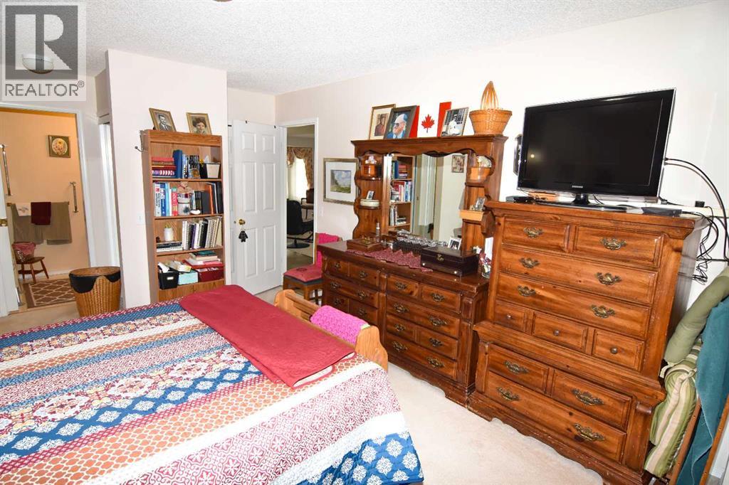 33 Strathmore Lakes Bay - 30