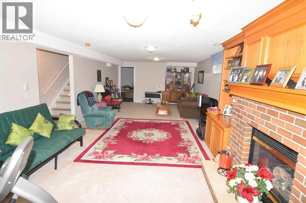 33 Strathmore Lakes Bay - 36