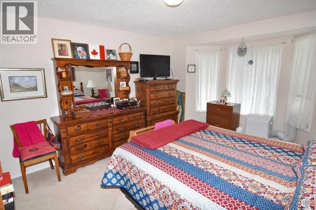 33 Strathmore Lakes Bay - 27