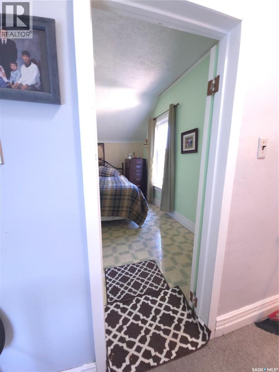 36 21st STREET E - 57