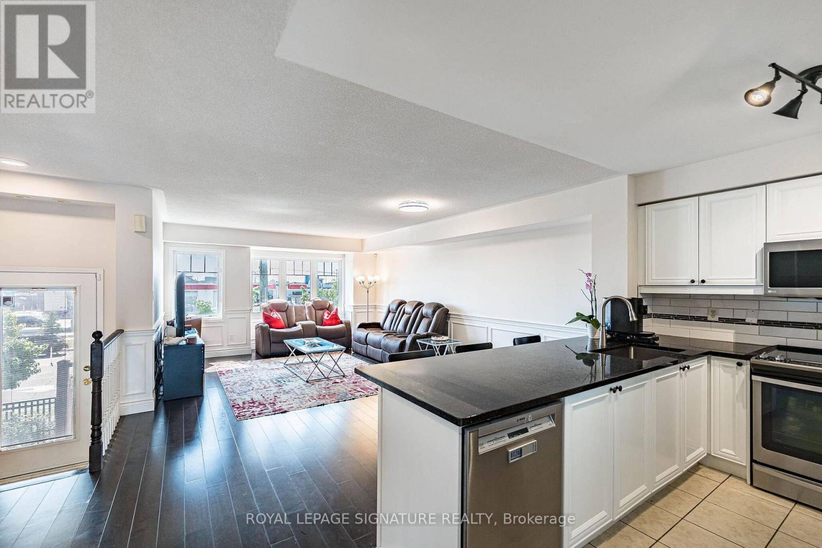 #17 3985 EGLINTON AVENUE W - 9