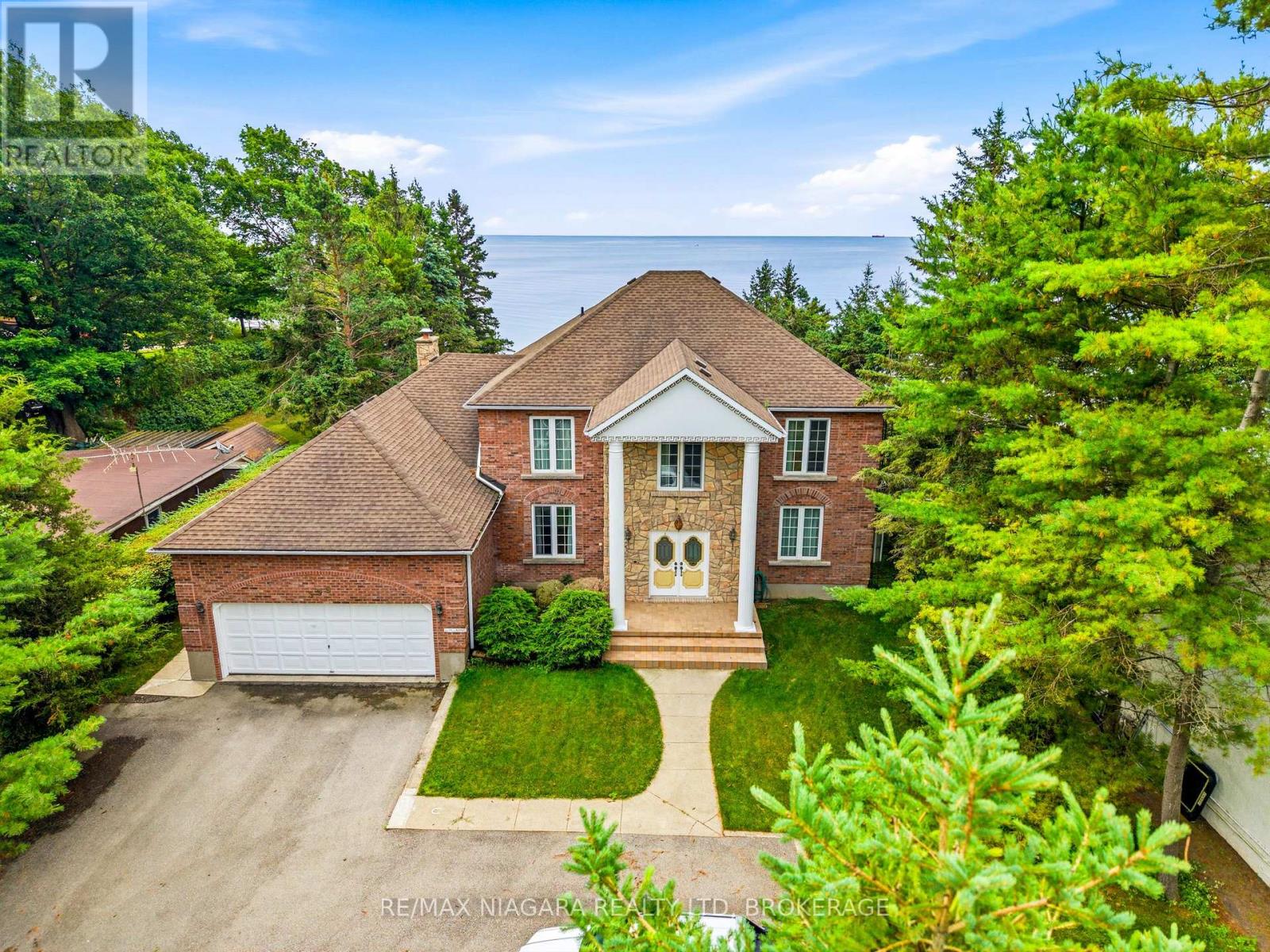 599 LAKESHORE ROAD E - 1