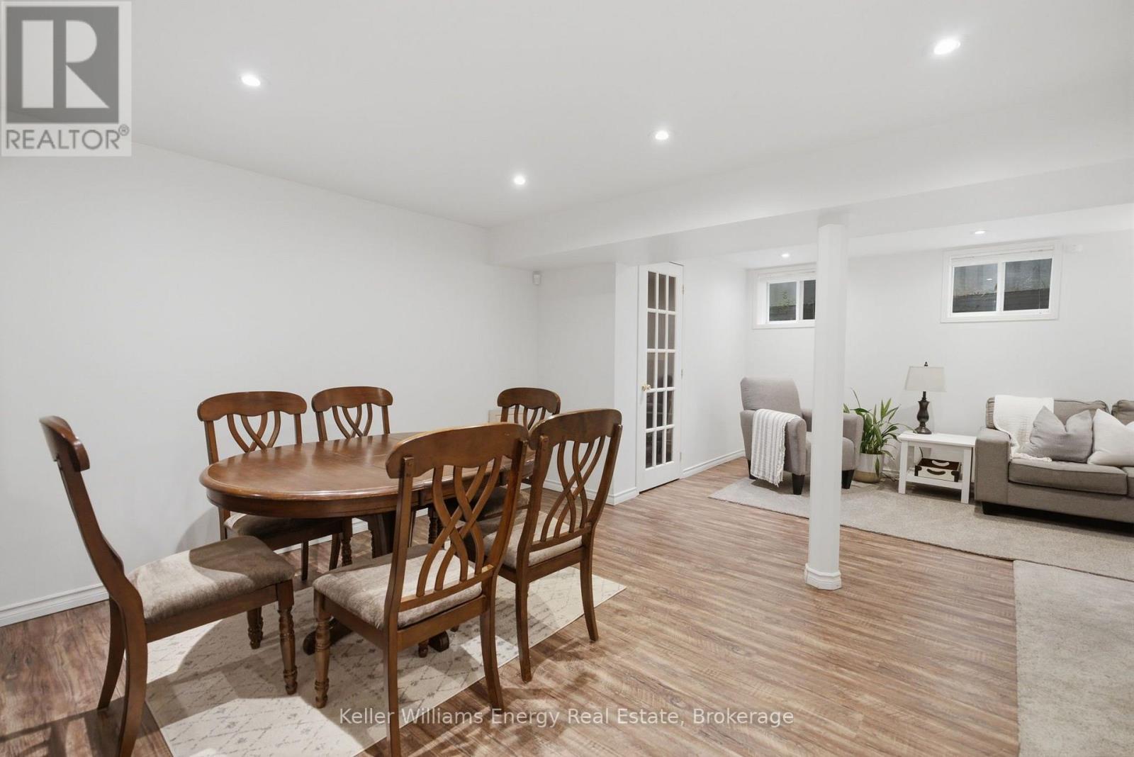 150 LARGE CRESCENT - Image 36