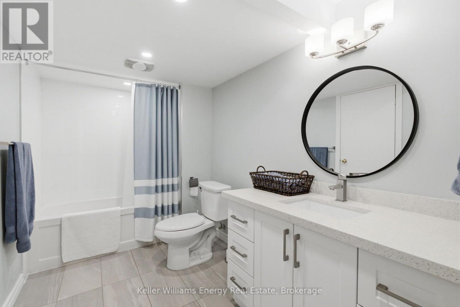 150 LARGE CRESCENT - Image 39