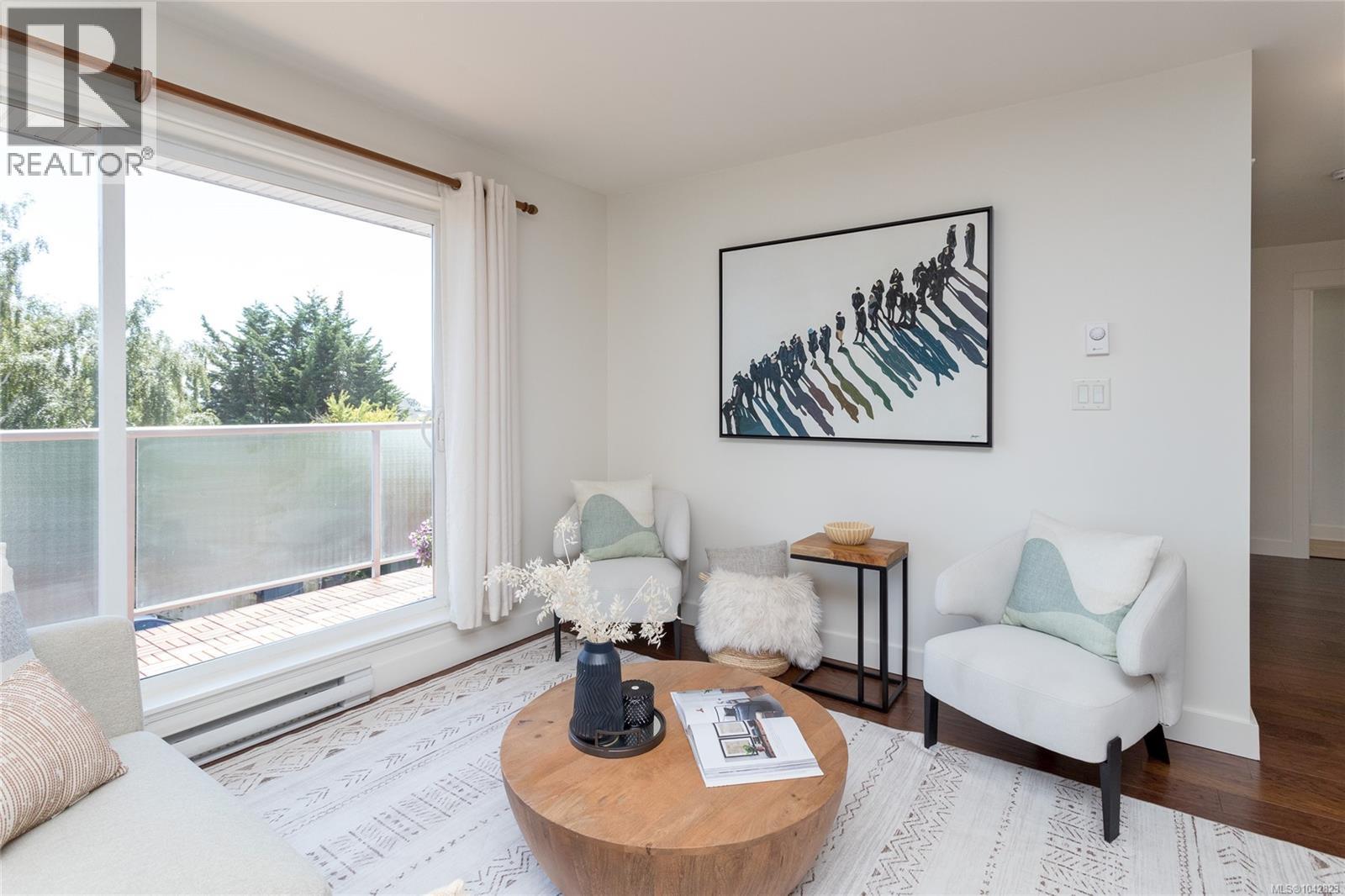 320 1315 Esquimalt Road, Esquimalt