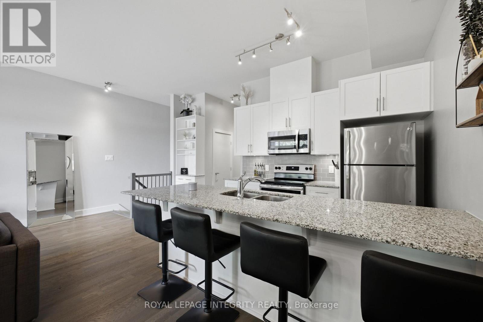 2 Bed, 2 Bath House for Sale in Ottawa – 48 BERGERON PRIVATE W, Ottawa – MLS# X13581272 - Image 14