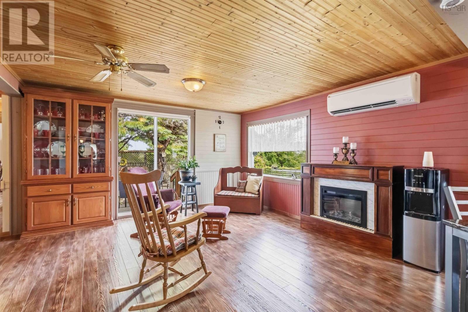 1091 RIDGE Road - 11