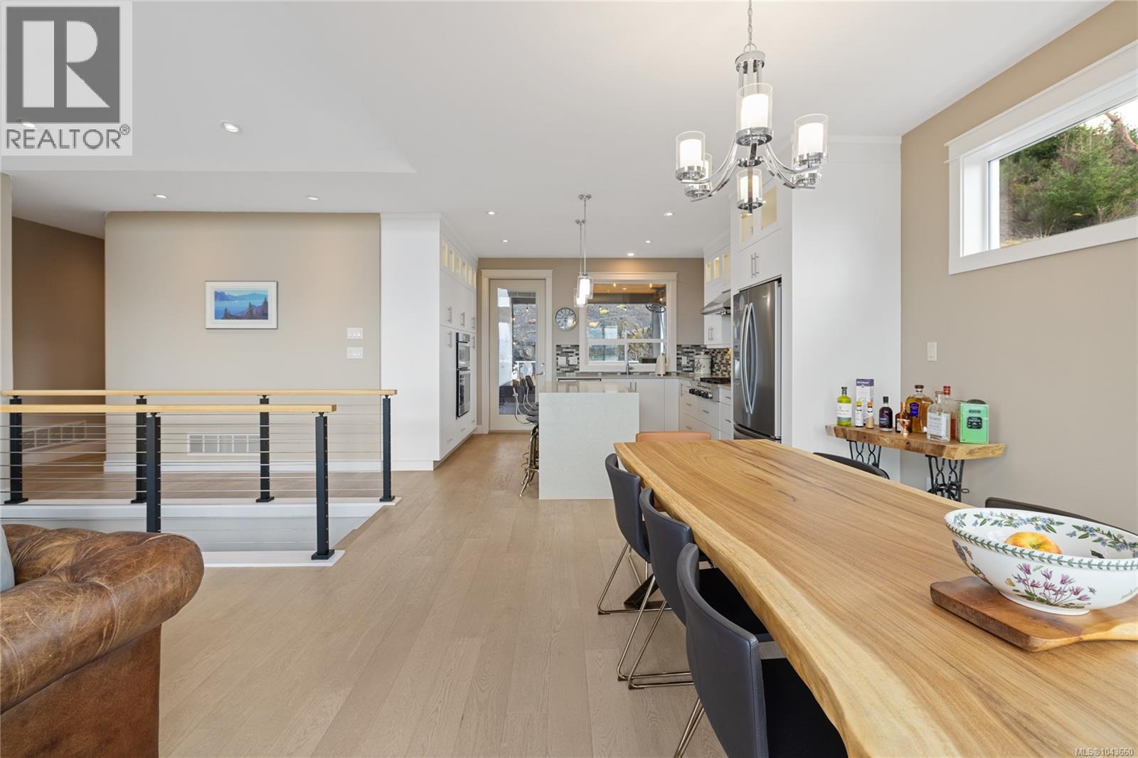 6089 Sansum Dr - 17