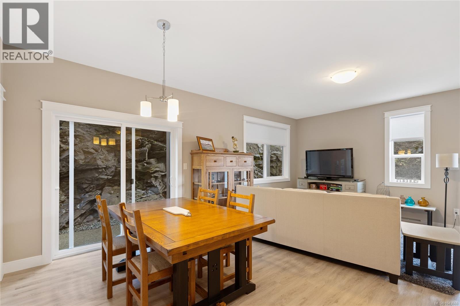 6089 Sansum Dr - 42