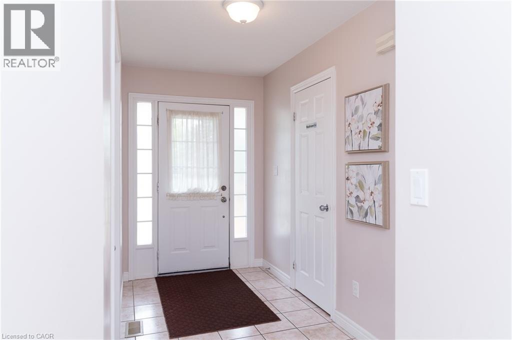 566 AVIGNON Place, Waterloo, Ontario, N2T2X5, Waterloo, Ontario — photo 5 of 5