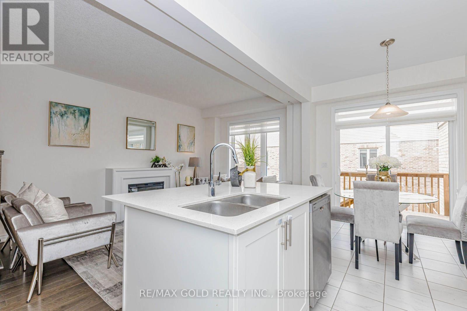 147 BROADACRE DRIVE - 12