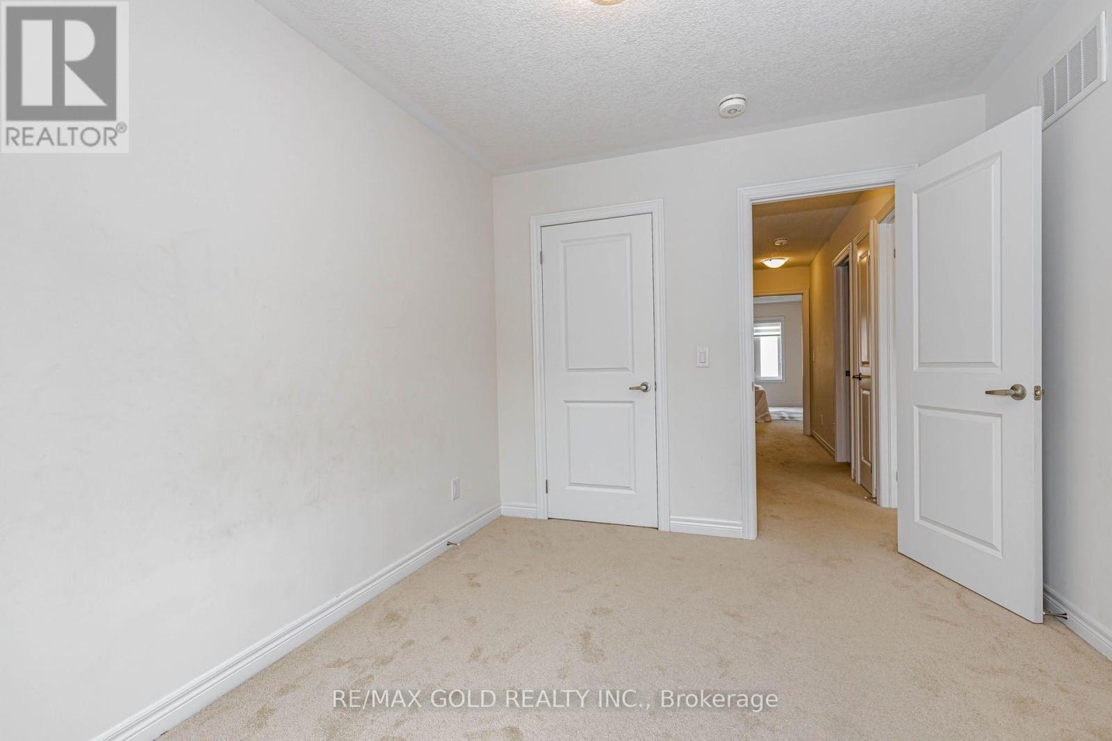 147 BROADACRE DRIVE - 38