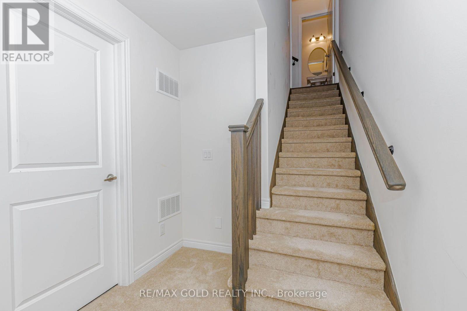 147 BROADACRE DRIVE - 40