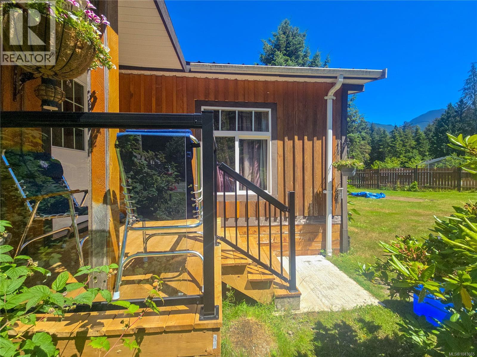 754 Sayward Rd - 2