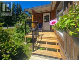 754 Sayward Rd, Sayward, BC V0P1R0 Photo 10