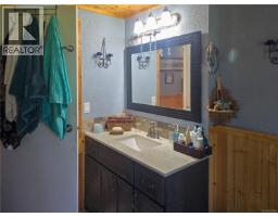 754 Sayward Rd, Sayward, BC V0P1R0 Photo 38