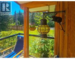 754 Sayward Rd, Sayward, BC V0P1R0 Photo 11