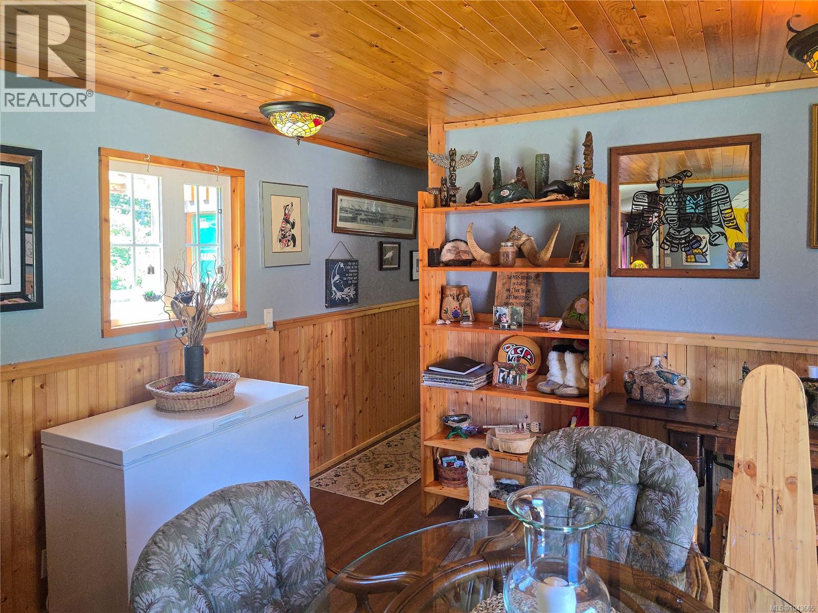 754 Sayward Rd - 20