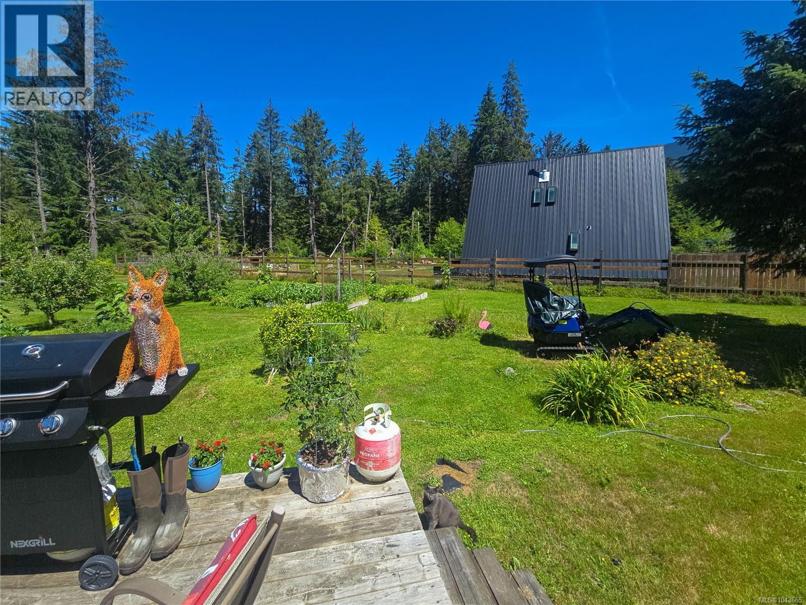 754 Sayward Rd - 25