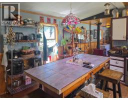 754 Sayward Rd, Sayward, BC V0P1R0 Photo 16