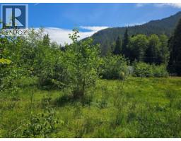 754 Sayward Rd, Sayward, BC V0P1R0 Photo 8