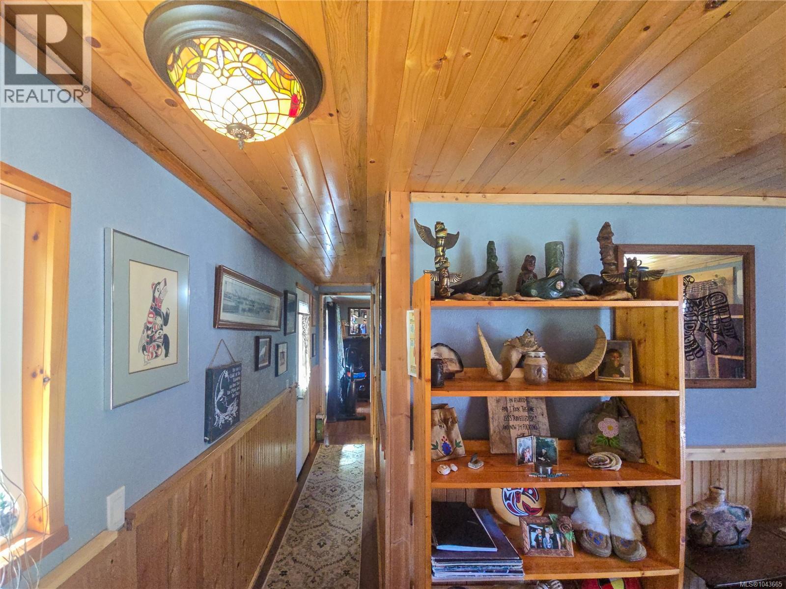 754 Sayward Rd - 33