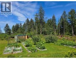Living room - 754 Sayward Rd, Sayward, BC V0P1R0 Photo 6
