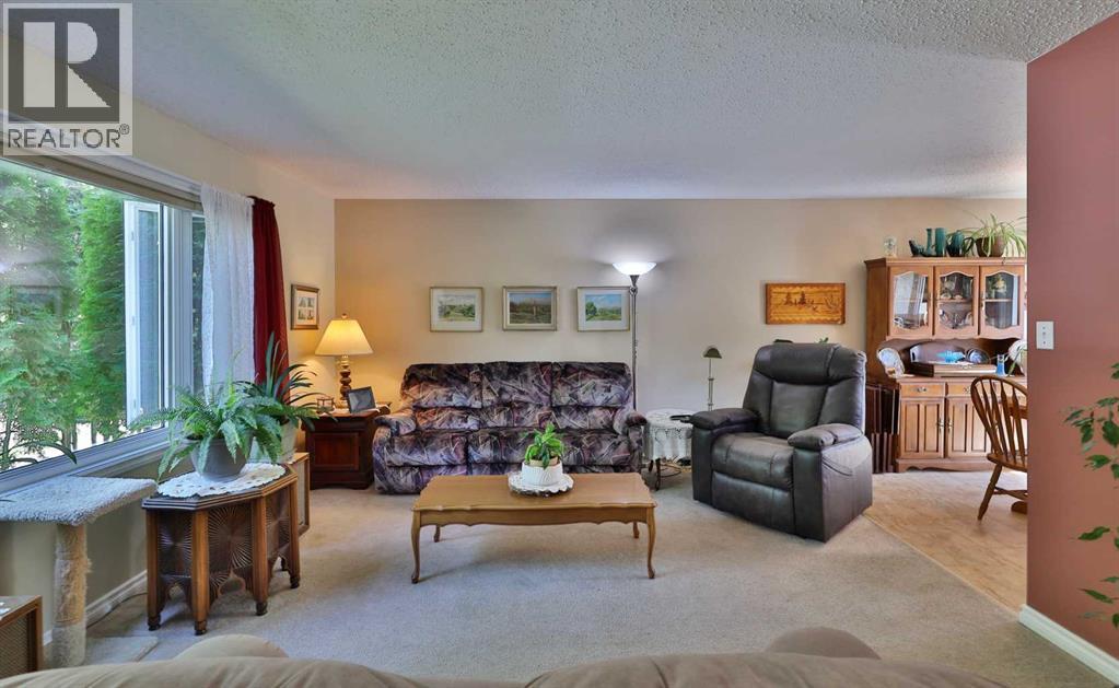4407 66 Street - 6