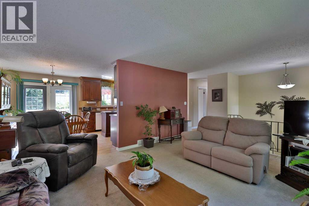 4407 66 Street - 8