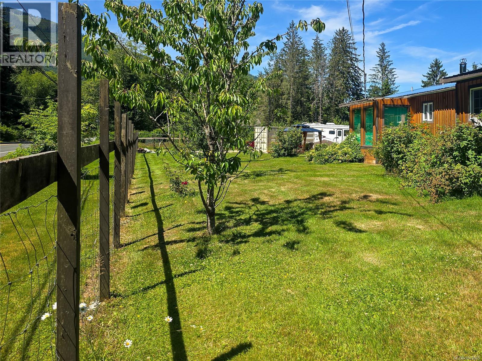 754 Sayward Rd - 58