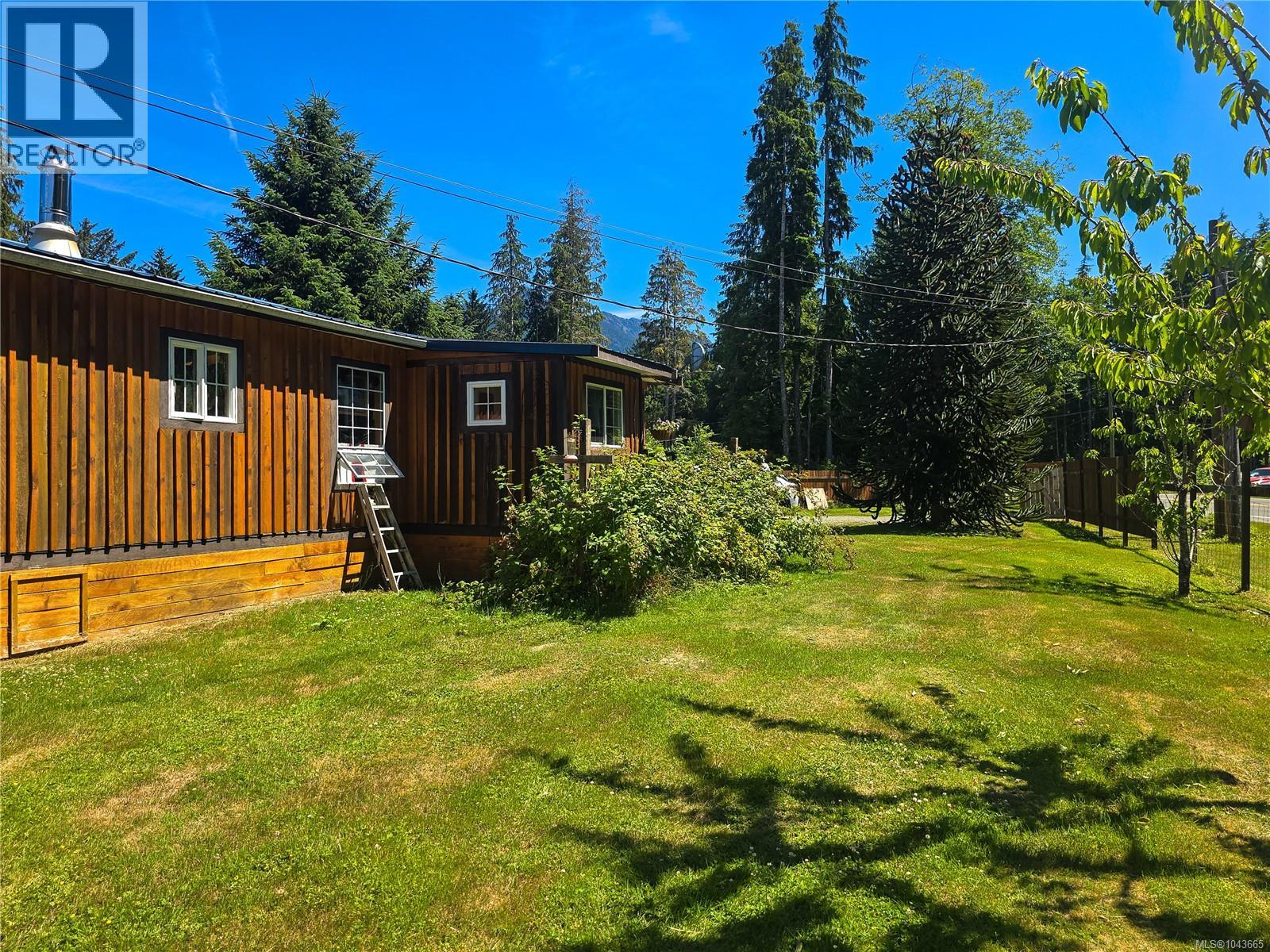 754 Sayward Rd - 57
