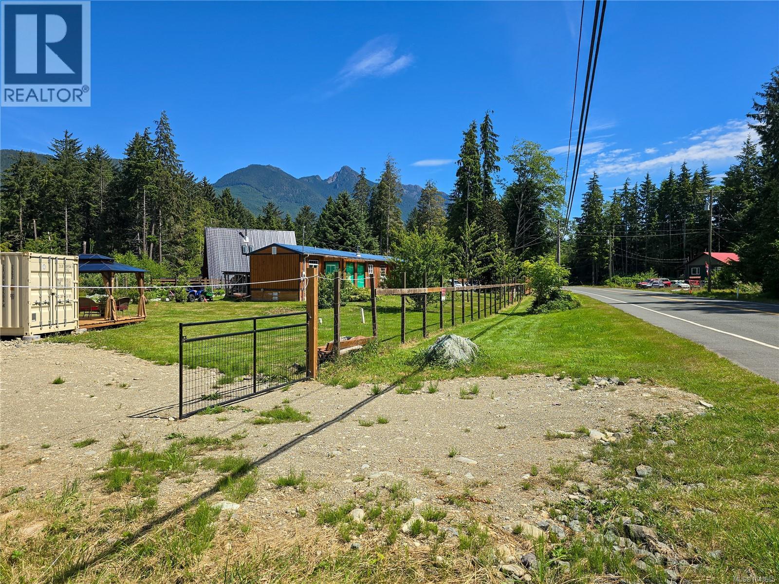 754 Sayward Rd - 53
