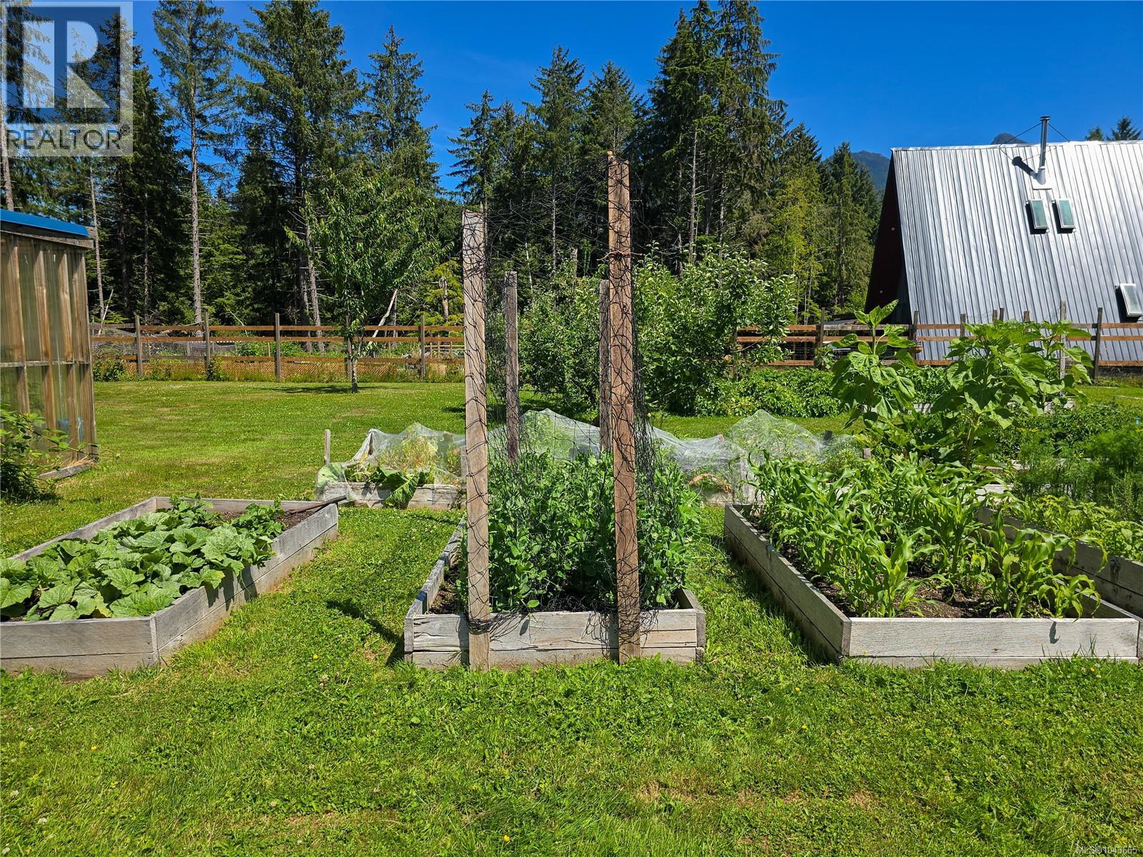 754 Sayward Rd - 50