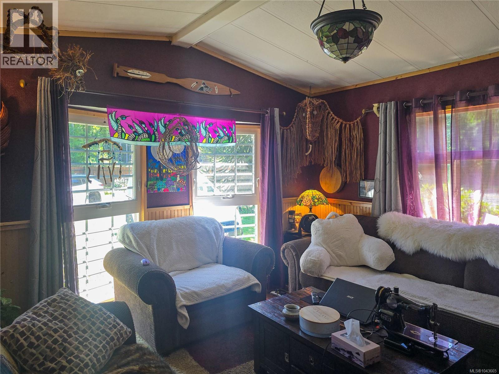 754 Sayward Rd - 48