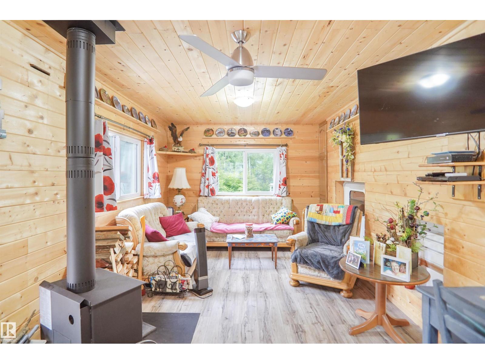 549 11207 TWP ROAD 564 - 11