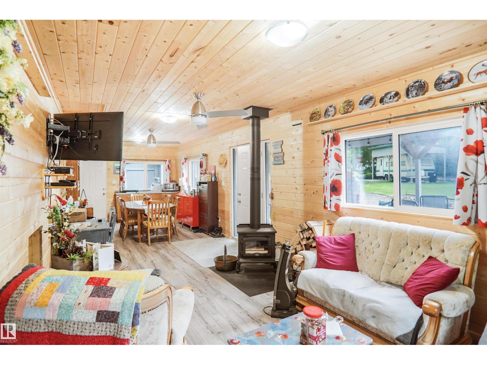 549 11207 TWP ROAD 564 - 13