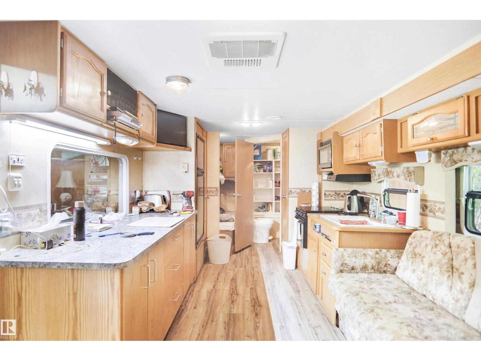 549 11207 TWP ROAD 564 - 17