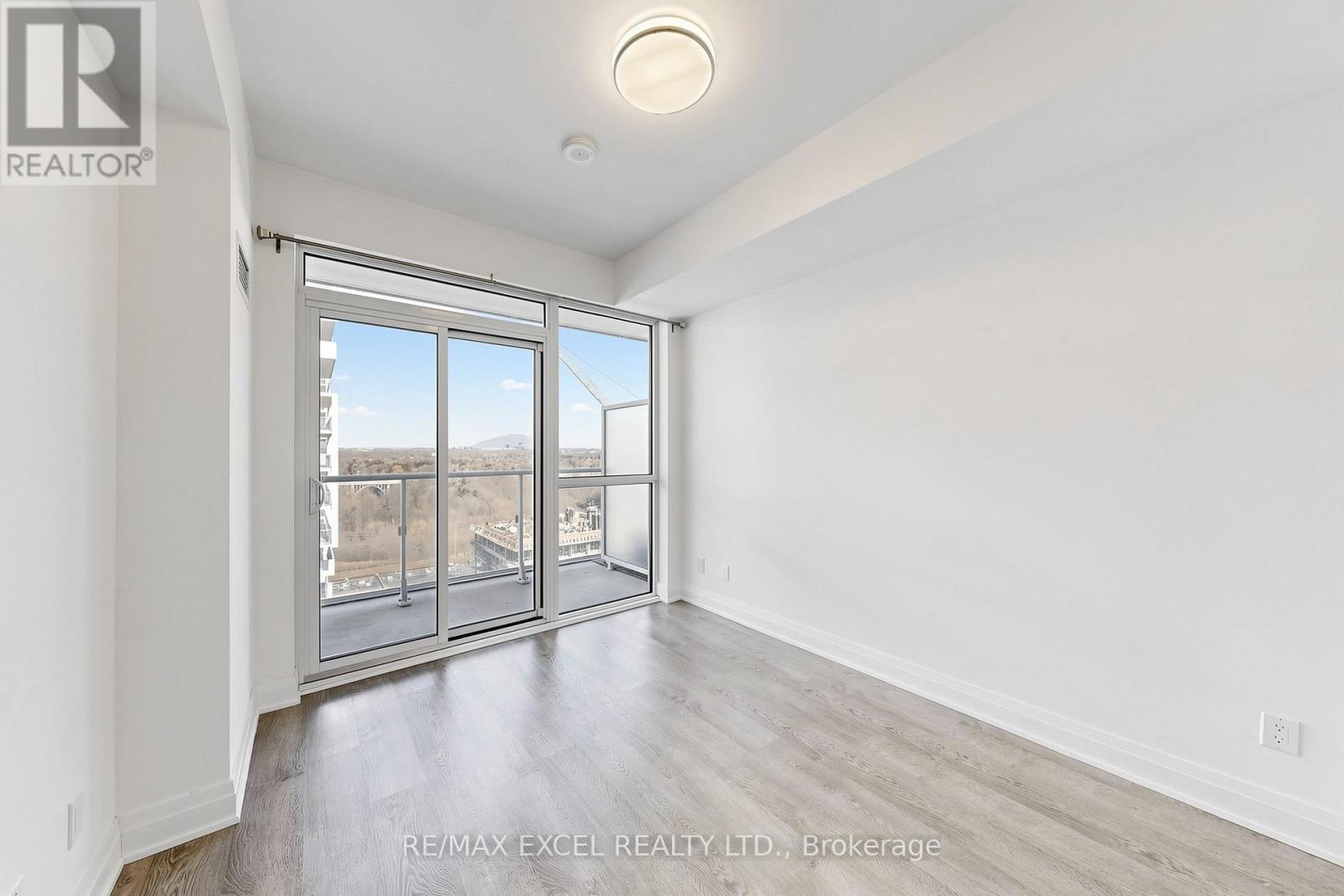 #1702 55 SPEERS ROAD - 14