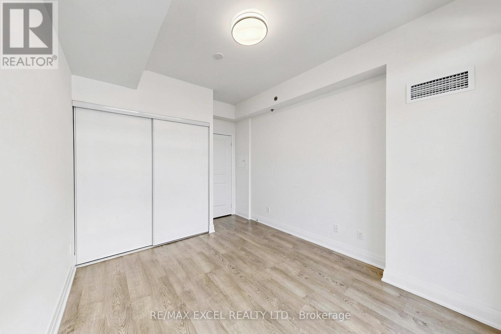 #1702 55 SPEERS ROAD - 16