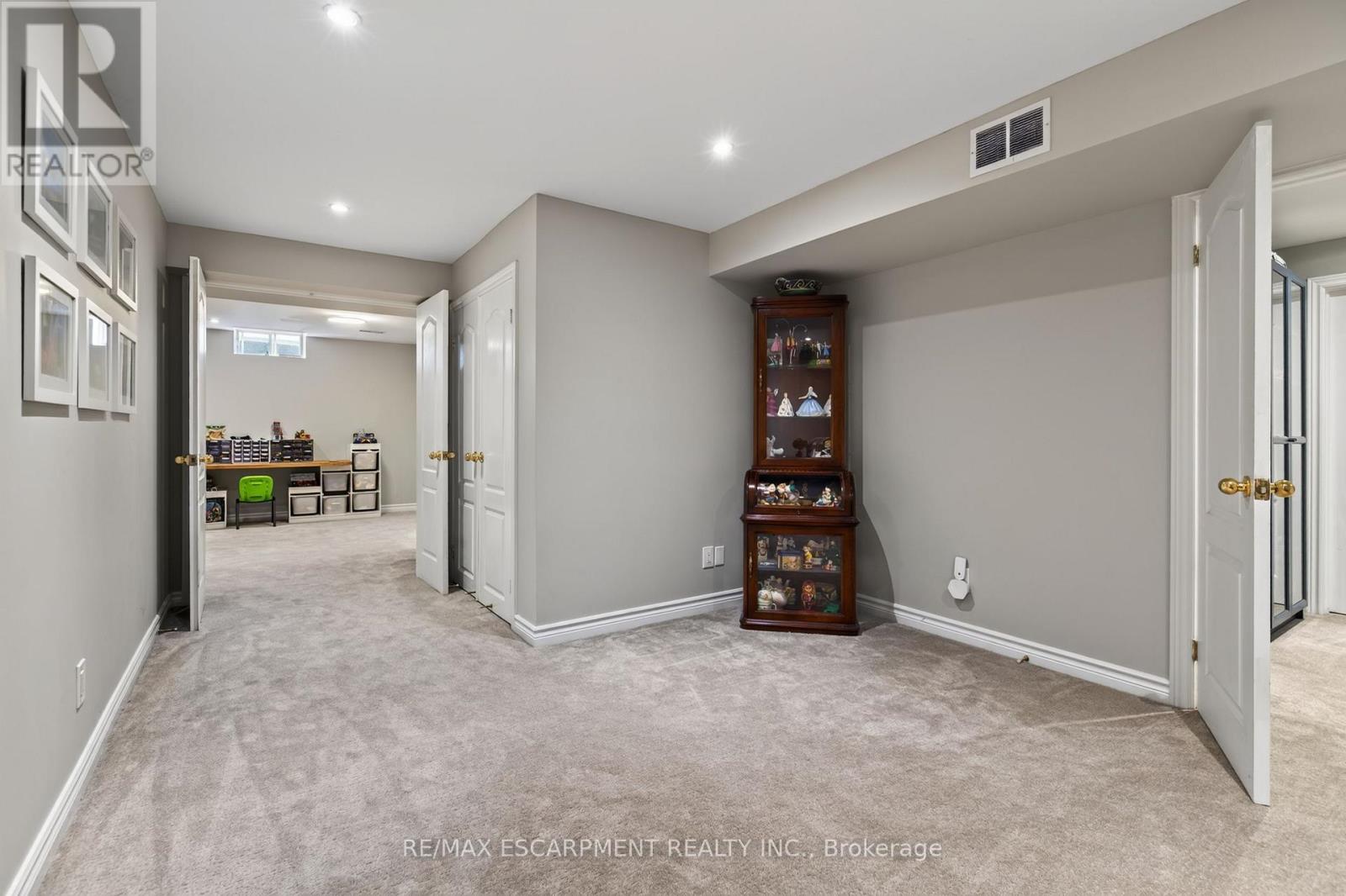 16 WATERCLIFF PLACE - Image 38
