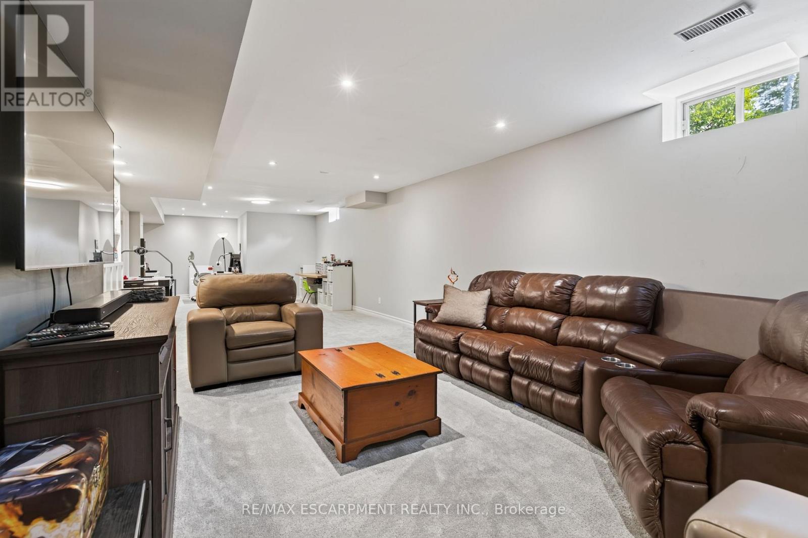 16 WATERCLIFF PLACE - Image 42